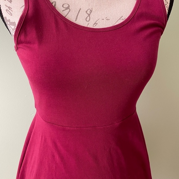 Women’s Express Sleeveless Burgundy Dress Size Small - Picture 2 of 6